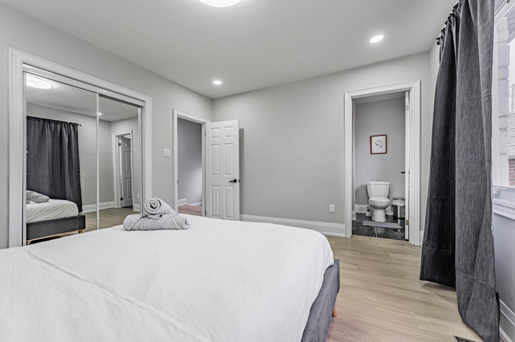 Victoria Park Suite Toronto Exterior photo